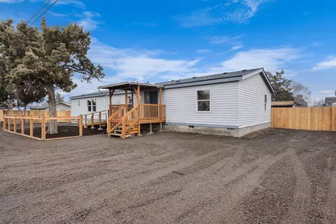 8585 6th St, Terrebonne, OR 97760