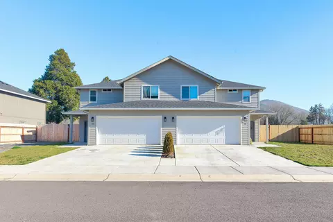 105 Dove Pl, Rogue River, OR 97537