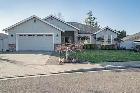 1456 Yellowstone Ave, Medford, OR 97504