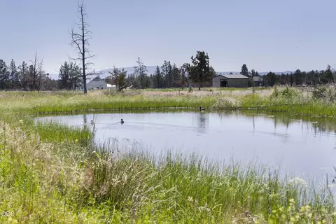 View/Area - 22333 Nelson Rd, Bend, OR 97701 photo 1 of 9