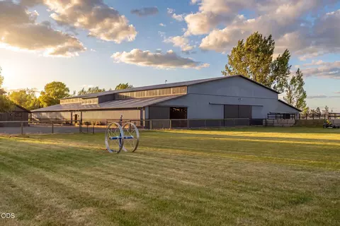 Exterior - 22333 Nelson Rd, Bend, OR 97701 photo 1 of 14