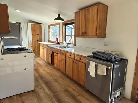 Kitchen - 12588 12566 Hwy 238, Applegate, OR 97530 photo 4 of 9
