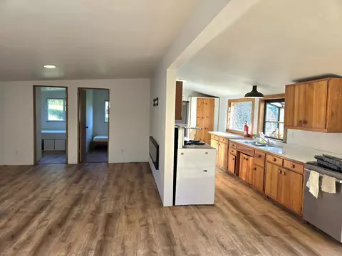 Kitchen - 12588 12566 Hwy 238, Applegate, OR 97530 photo 6 of 9