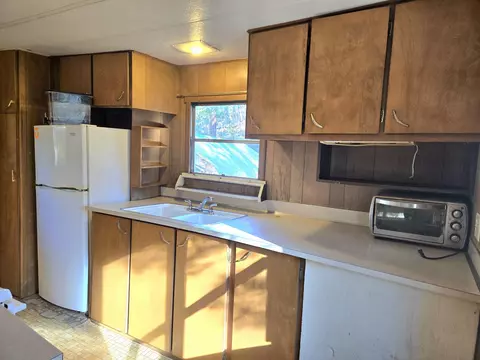 Kitchen - 12588 12566 Hwy 238, Applegate, OR 97530 photo 7 of 9
