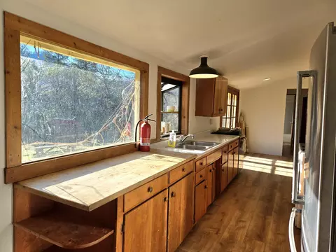 Kitchen - 12588 12566 Hwy 238, Applegate, OR 97530 photo 3 of 9