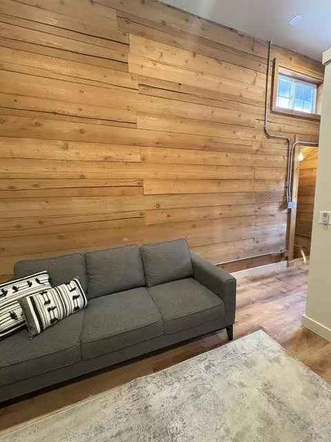Living - 22333 Nelson Rd, Bend, OR 97701 photo 3 of 3