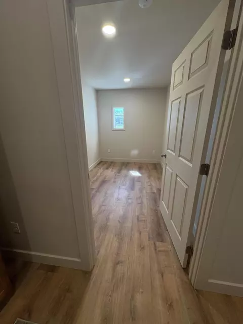 Bedroom - 22333 Nelson Rd, Bend, OR 97701 photo 3 of 5