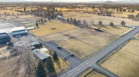 View/Area - 22333 Nelson Rd, Bend, OR 97701 photo 3 of 8
