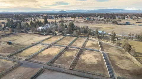 View/Area - 22333 Nelson Rd, Bend, OR 97701 photo 2 of 8