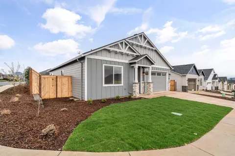 100 Valemont Dr #19, Eagle Point, OR 97524 photo 3