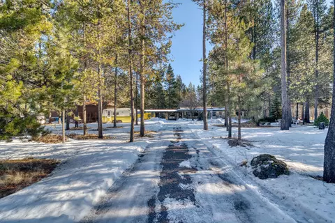 56500 Meteor Dr, Bend, OR 97707