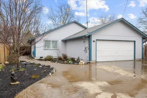 1312 Thomas Rd, Medford, OR 97501