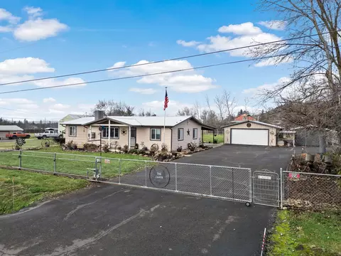 123 Ball Rd, Eagle Point, OR 97524