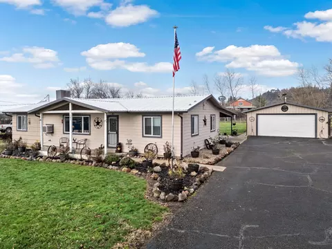 123 Ball Rd, Eagle Point, OR 97524 photo 2