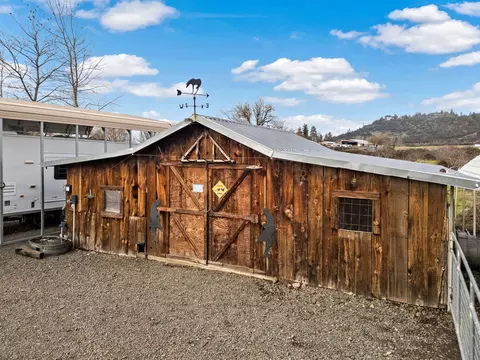 123 Ball Rd, Eagle Point, OR 97524 photo 38