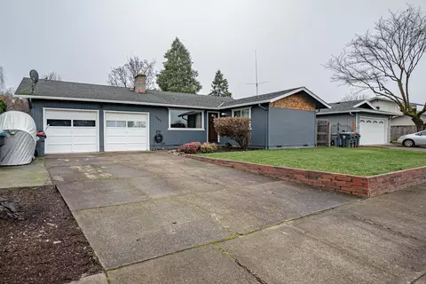 3066 Starwood Ct, Medford, OR 97501