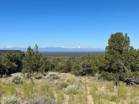pinnacle court, Powell Butte, OR 97753