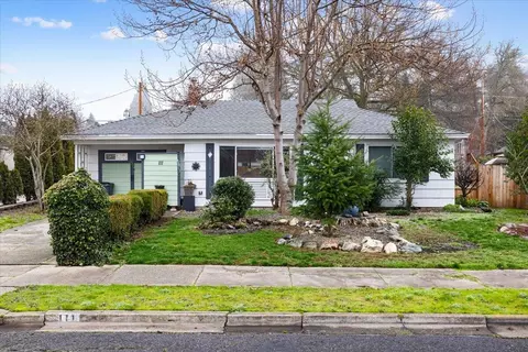 111 Portland Ave, Medford, OR 97504