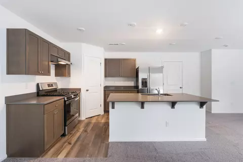 Kitchen - 51764 Jubilee Pine Dr, La Pine, OR 97739 photo 2 of 3