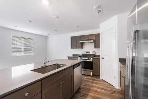 Kitchen - 51764 Jubilee Pine Dr, La Pine, OR 97739 photo 3 of 3