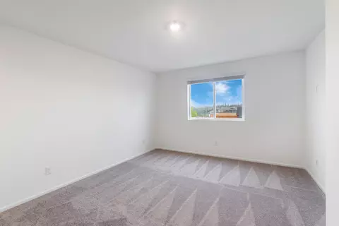 Bedroom - 51764 Jubilee Pine Dr, La Pine, OR 97739 photo 2 of 4