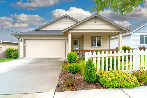 3708 SW 29th St, Redmond, OR 97756
