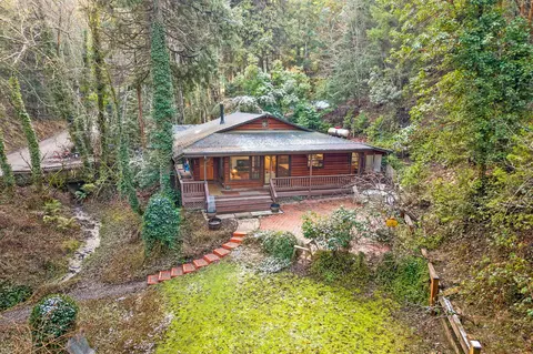 9724 Yank Gulch Rd, Talent, OR 97540