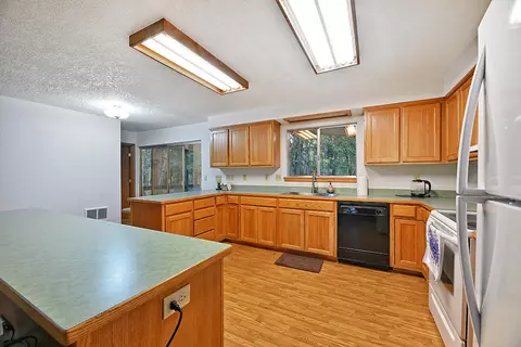 Kitchen - 1523 Cedar Flat Rd, Williams, OR 97544 photo 2 of 4