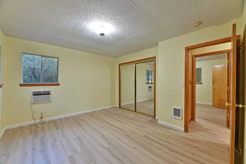 Bedroom - 1523 Cedar Flat Rd, Williams, OR 97544 photo 3 of 3