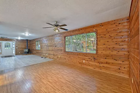 Living - 1523 Cedar Flat Rd, Williams, OR 97544 photo 4 of 4