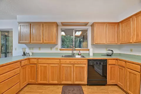 Kitchen - 1523 Cedar Flat Rd, Williams, OR 97544 photo 3 of 4
