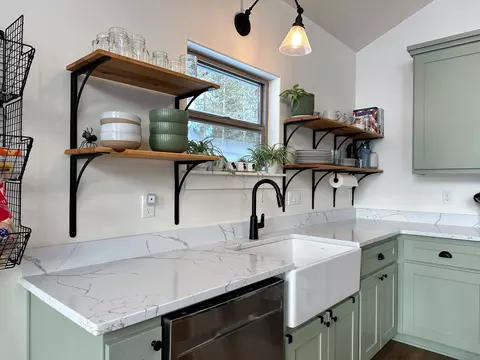 Kitchen - 54812 Pine Crest Rd, Bend, OR 97707 photo 3 of 4