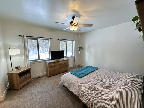 Bedroom - 54812 Pine Crest Rd, Bend, OR 97707 photo 2 of 3