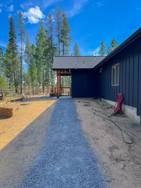 Exterior - 54812 Pine Crest Rd, Bend, OR 97707 photo 5 of 13