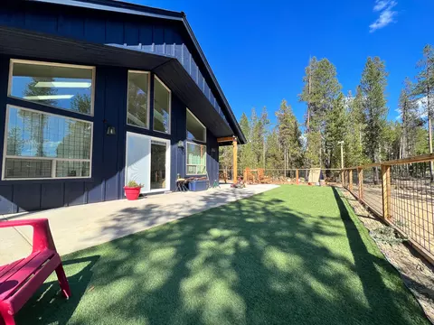 Exterior - 54812 Pine Crest Rd, Bend, OR 97707 photo 2 of 13