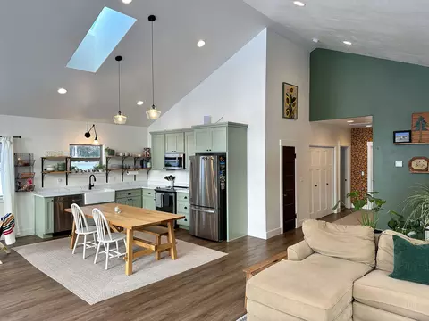 Kitchen - 54812 Pine Crest Rd, Bend, OR 97707 photo 4 of 4
