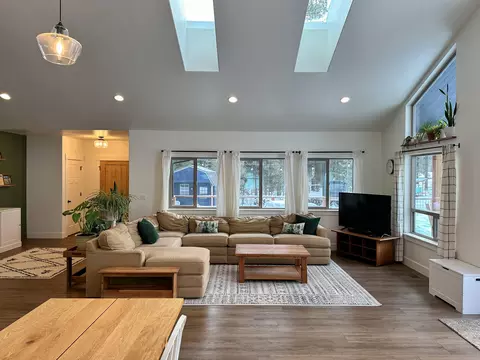 Living - 54812 Pine Crest Rd, Bend, OR 97707 photo 2 of 4