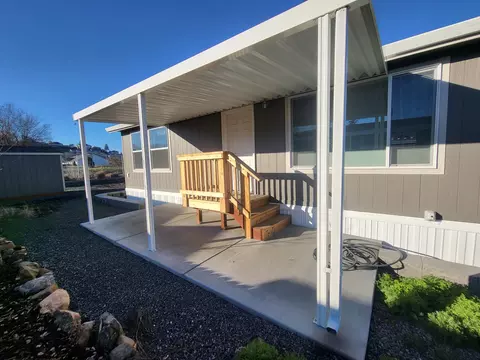 4729 S South Pacific Hwy #50, Phoenix, OR 97535