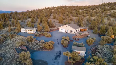948 NW Big Sky Rd, Powell Butte, OR 97753