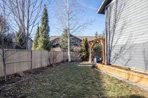 61005 Creekstone Loop, Bend, OR 97702 photo 41