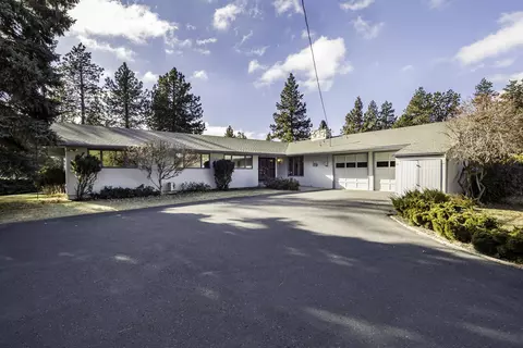 20263 Fairway Dr, Bend, OR 97702