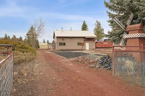 Exterior - 16946 Varco Rd, Bend, OR 97703 photo 1 of 6