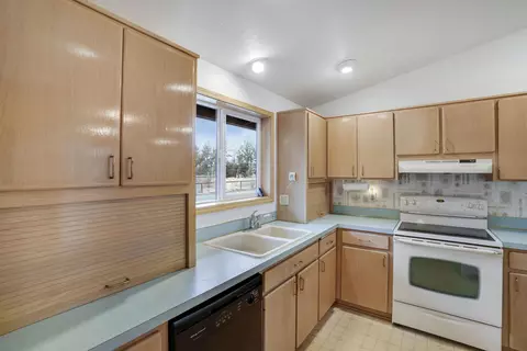 Kitchen - 16946 Varco Rd, Bend, OR 97703 photo 1 of 3
