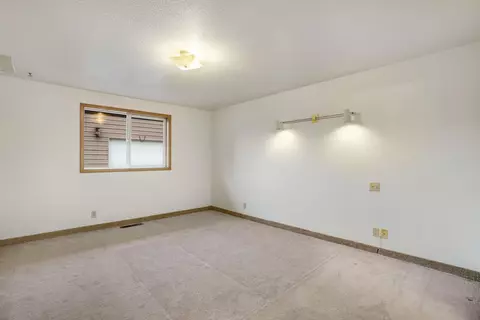 Bedroom - 16946 Varco Rd, Bend, OR 97703 photo 5 of 6