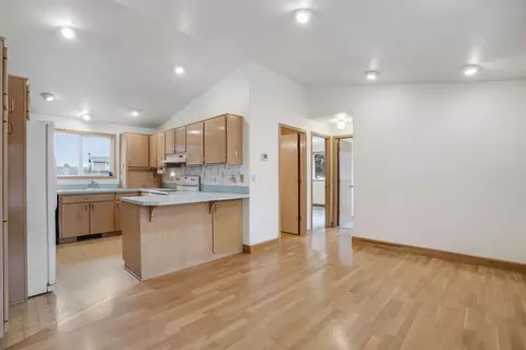 Living - 16946 Varco Rd, Bend, OR 97703 photo 3 of 6