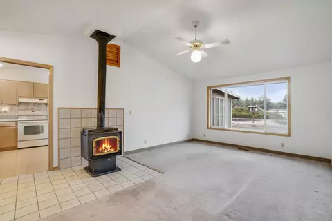 Living - 16946 Varco Rd, Bend, OR 97703 photo 2 of 6