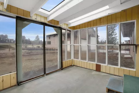 Exterior - 16946 Varco Rd, Bend, OR 97703 photo 2 of 6
