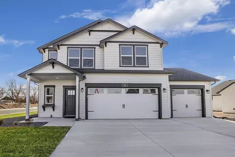 3587 NW 8th St #20, Redmond, OR 97756