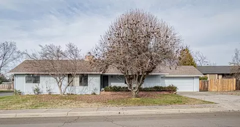 2301 Kona Cir, Medford, OR 97504
