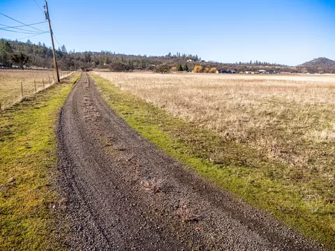 4477 E Antelope Rd, Eagle Point, OR 97524 photo 13